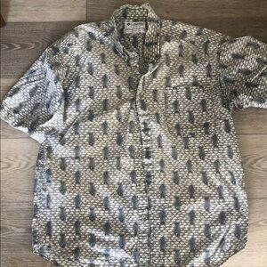 Columbia Short-Sleeve Button-Up Shirt in Gray and Navy Fish Print